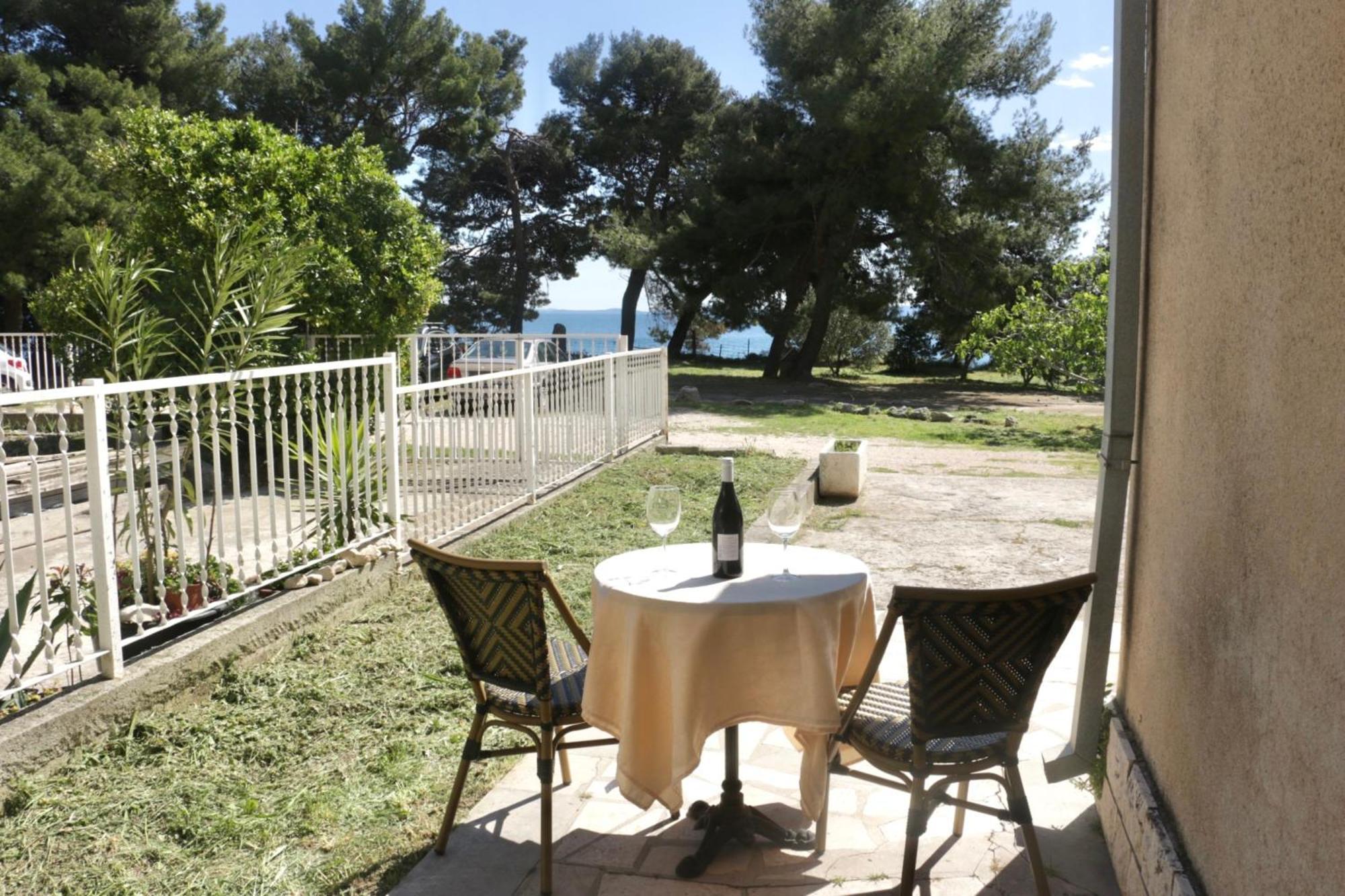 Beachfront Apartment Drazen, With Garden And Parking Split Eksteriør billede