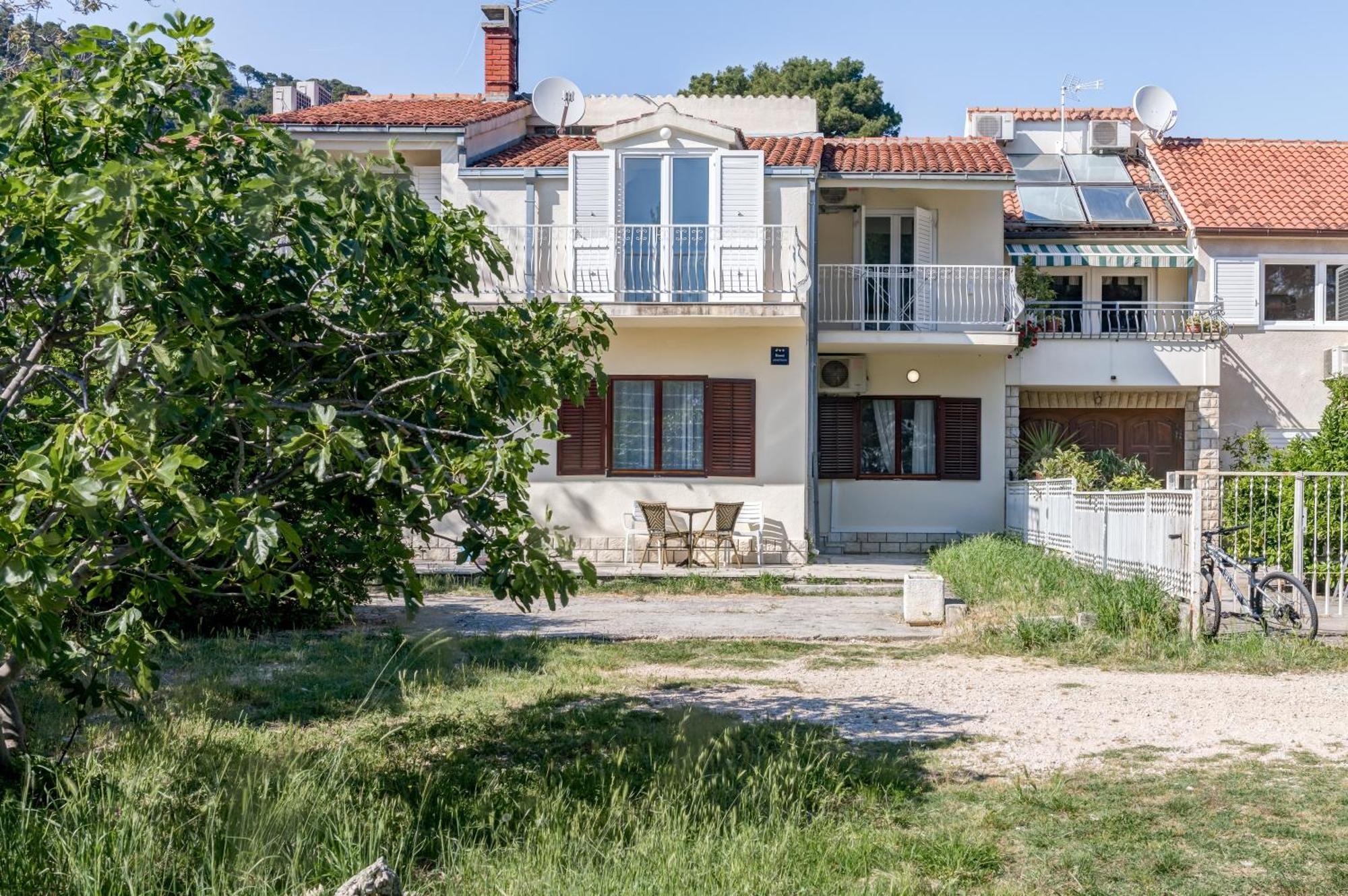 Beachfront Apartment Drazen, With Garden And Parking Split Eksteriør billede