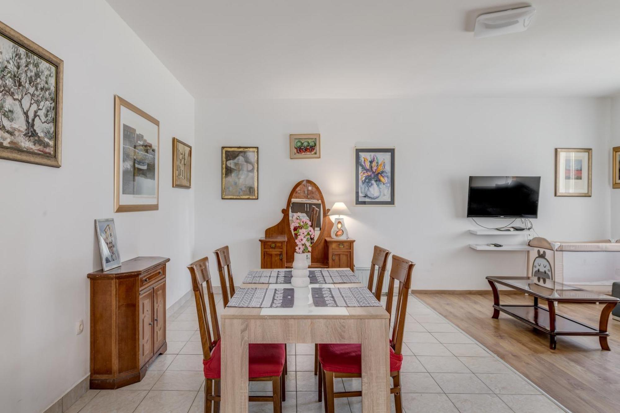 Beachfront Apartment Drazen, With Garden And Parking Split Eksteriør billede