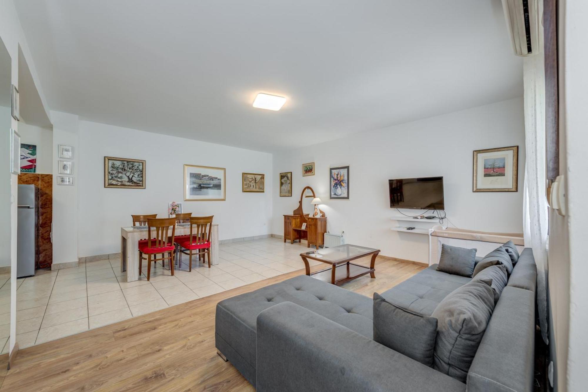 Beachfront Apartment Drazen, With Garden And Parking Split Eksteriør billede